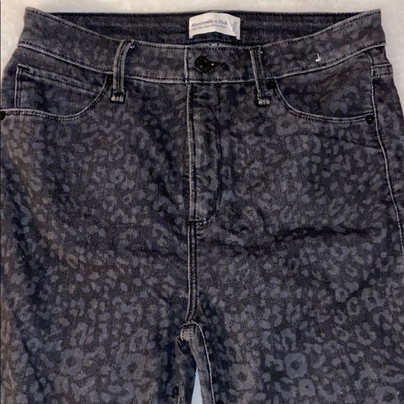 Abercrombie and Fitch cheetah print skinny jeans - Picture 4 of 4